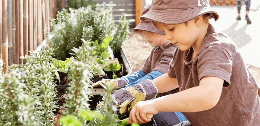 children gardening